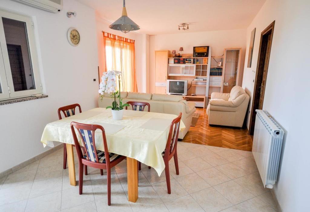 Angela Apartment Novigrad  Exterior photo